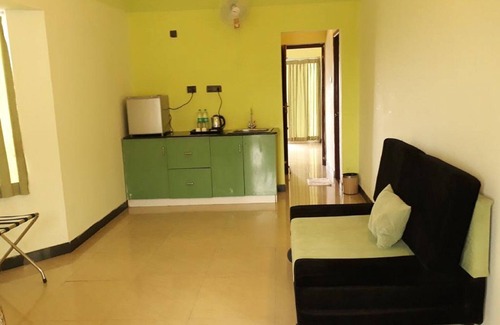 Yercaud Hotel | Golden Nest