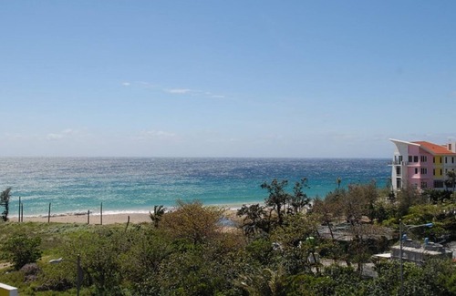 Big Beach House | Golden Ocean Azure Hotel