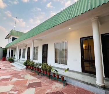 Jaipur District House | Golden Oriole House