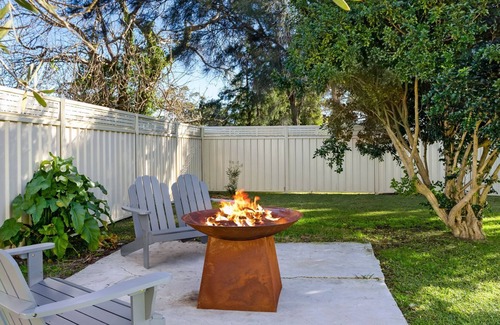 Culburra Beach House | Golden Sands - Pet Friendly - 2 Mins Walk to Beach