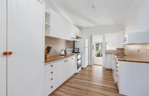 Culburra Beach House | Golden Sands Pet Friendly 2 Mins Walk to Beach