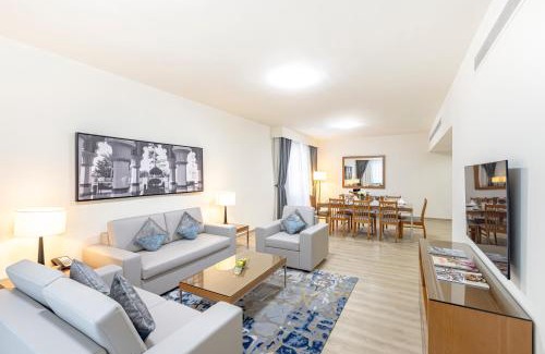 Al Mankhool Apartment | Golden Sands Suites