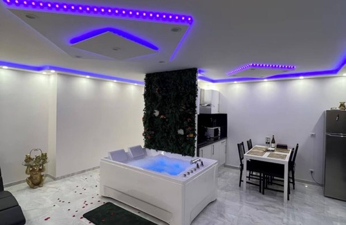 Poteries Apartment | Golden seconds: luxury and relaxation with private Jacuzzi and massage chair