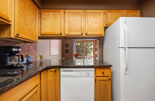 East Kootenay Condo | Golden Summit | Air Hockey | Wood Fireplace | Pets