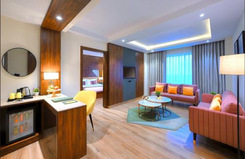 Taj Ganj Hotel | Golden Tulip Agra