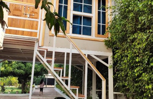 Gurugram House | Golden tulip by Private Pool farmhouse Gurgaon