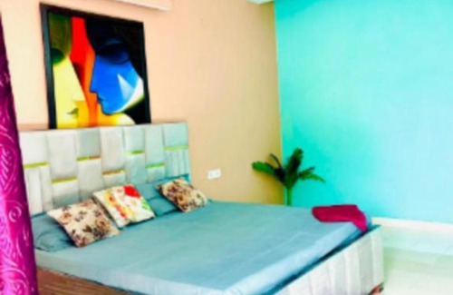 Gurugram House | Golden tulip by Private Pool farmhouse Gurgaon