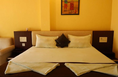 Kanthi Resort | Golden View Resort & Restaurant
