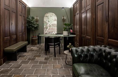 Old Town Hotel | Goldenstern Townhouse