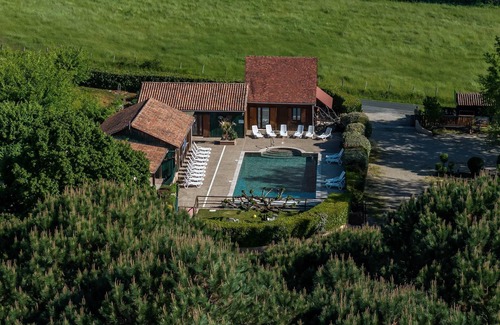 Saint-Avit-Senieur Ski Chalet | Goldfinch, Gîte in Saint-Avit-Senieur