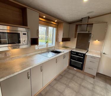 Malton House | Goldfinch Lodge at Brickyard Lakes