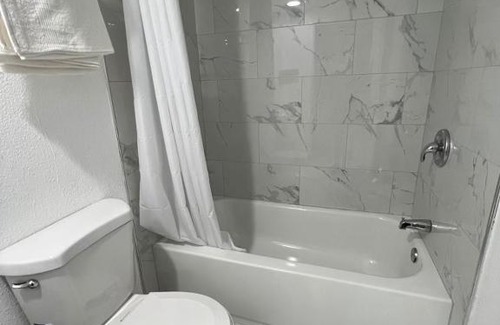 Sylmar Hotel | Goldstar Inn