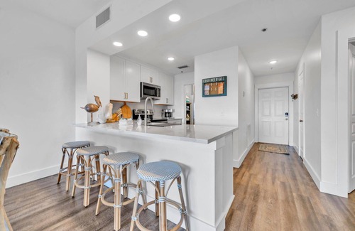 Waterside Village Condo | Golf Cart, Canal Views, Beach Service, Pool, Hot Tub