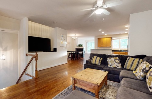 Glen Riddle House | Golf course-adjacent condo with access to a pool, hot tub, & fitness room