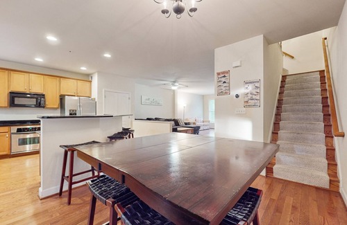 Glen Riddle House | Golf course-adjacent condo with access to a pool, hot tub, & fitness room
