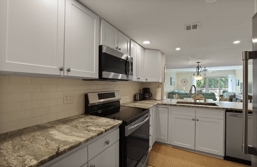 Sea Pines Condo | GOLF COURSE VIEWS, PRIME SEA PINES LOCATION – WALK TO EVERYTHING!