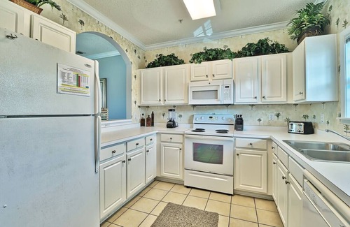 Longs House | Golf Course Views accross from Community Pooln