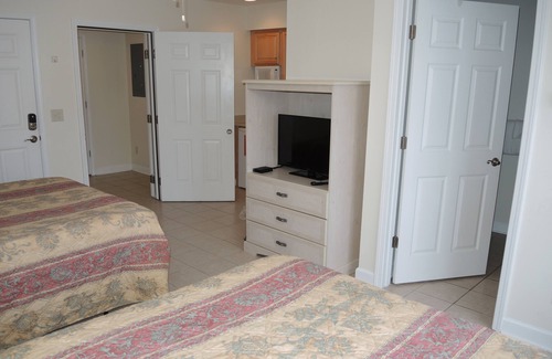 Calabash Villa | Golf Course View, 2 bedroom, 2 bath, 27 Hole Golf Course, Outdoor Pool(3009)