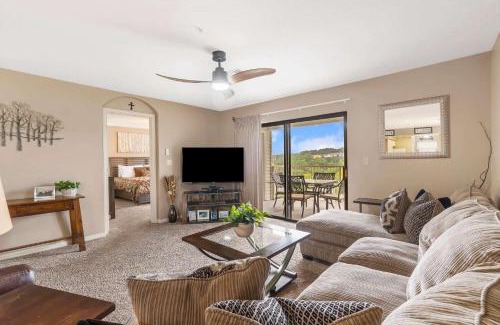 Branson House | Golf Course View at the Foothills Resort