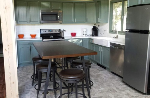 Buena Vista House | Golf Course with Creek and Bridge 3 Bed 2 Bath