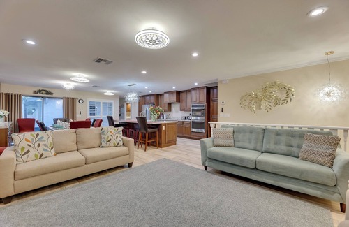 Mesa Condo | Golf, Hike, Swim: Your Perfect Desert Oasis Escape