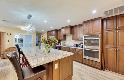 Mesa Condo | Golf, Hike, Swim: Your Perfect Desert Oasis Escape