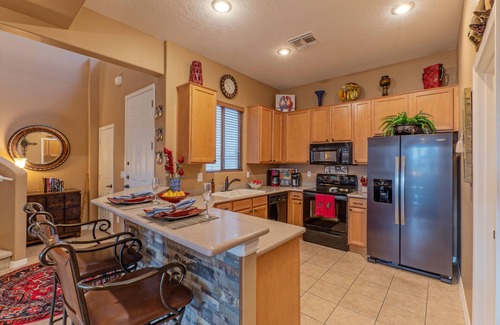 Gold Canyon House | Golf & Mt VIEWS, Golfers/Hikers Paradise, Comm Htd Salt POOL & Spa, All King Beds