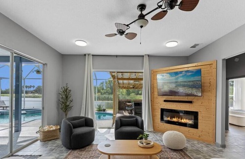 Ridgewood Lakes Villa | Golf Oasis-Game Room-Pool-Disney South Face Pool