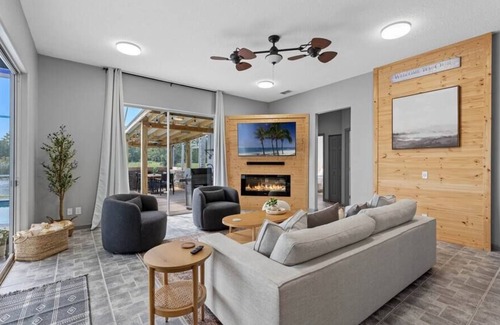 Ridgewood Lakes Villa | Golf Oasis-Game Room-Pool-Disney South Face Pool
