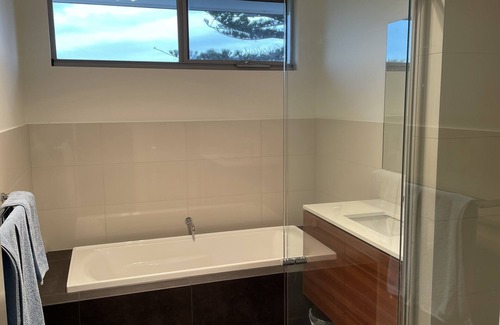 Moonta Bay House | "GOLF ON THE GULF"