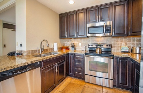 Kapalua Hotel | Golf Villas Ocean View 2 Bedroom at The Kapalua Villas Maui, Full Kitchen, Pool