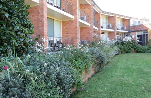 Bowral Cabin | Golfview Lodge