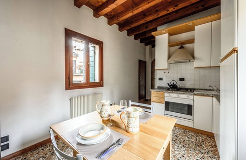 San Pietro di Legnago Apartment | Gondolier's Suite | Venice Sweet Lifen
