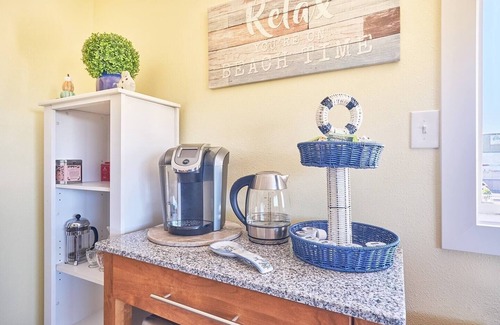 Long Beach House | Gone Coastal: A Beautifully Spacious Getaway in the Heart of Downtown Long Beach