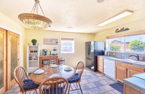 Long Beach House | Gone Coastal: A Beautifully Spacious Getaway in the Heart of Downtown Long Beach