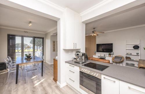 Three Anchor Bay Apartment | Gone Coastal