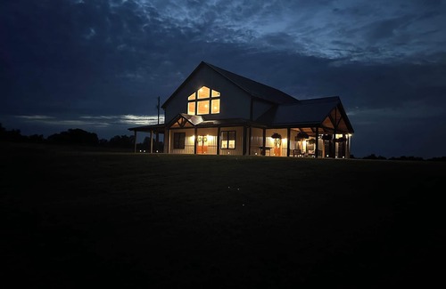 Dry Ridge House | Good Land Acres, Newly built - Minutes from the Ark