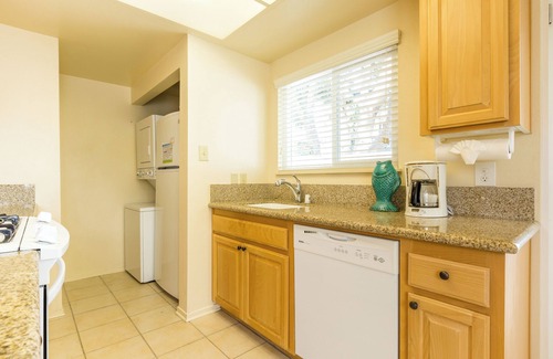 Oxnard Shores Hotel | Good-Value 3 Units w/Kitchen & Free Parking!