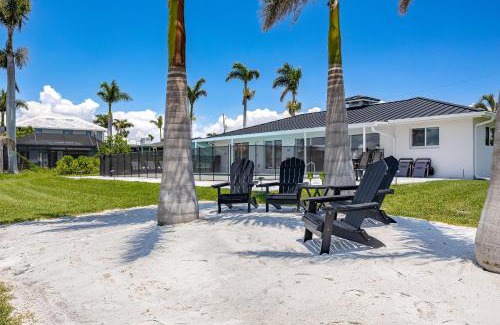Siesta Isle House | Good Vibes and Tan Lines! Private Beach with Heated Pool - Villa Good Times, Fort Myers Beach