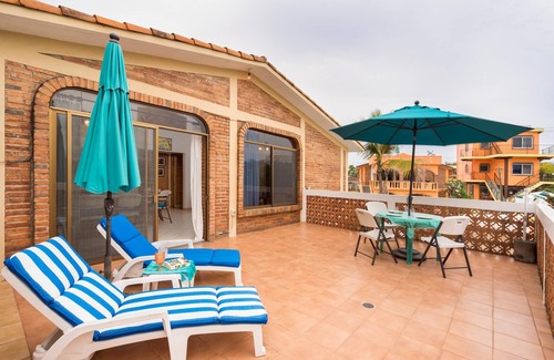 Emiliano Zapata Apartment | Good waves, cool people and great service