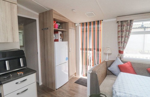 Exmouth Cottage | GOODISON DEVON CLIFF, pet friendly, with a garden in Exmouth