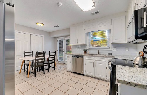 Kennesaw House | GoodKarma Rentals - Kennesaw Oasis-Exclusive Pool Comfy 4BDR Sleeps 14+Family Re