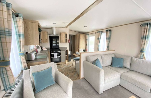 South Cerney House | Goosewing, Lakeside, 3 bedroom