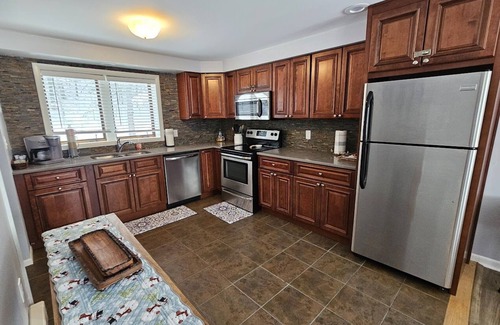 North Creek House | Gore Mnt. Adirondack 23E skis for rent