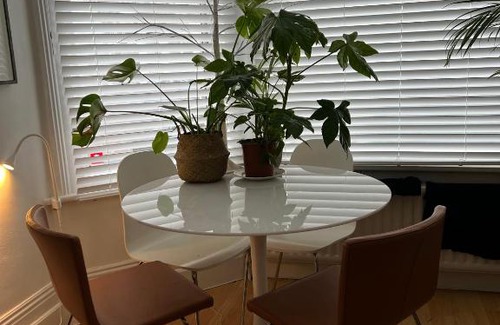 Twickenham Riverside Apartment | Gorgeous 1 bed flat near Richmond Bridge.