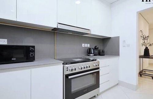 Dubai Apartment | Gorgeous 2 Bed in Al Warqa
