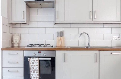 Stroud Green Apartment | Gorgeous 2BR flat w/priv Gdn, Crouch End