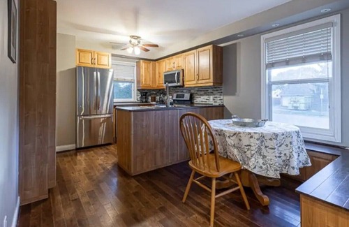 Prince George House | Gorgeous 2BR w/parking & Wifi! Huge Yard