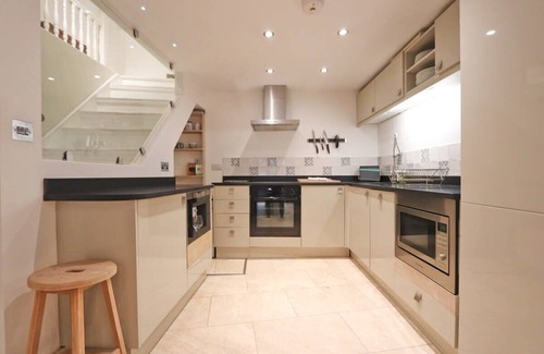 Clifton House | Gorgeous 3 Bedroom Town House In Clifton, Bristol