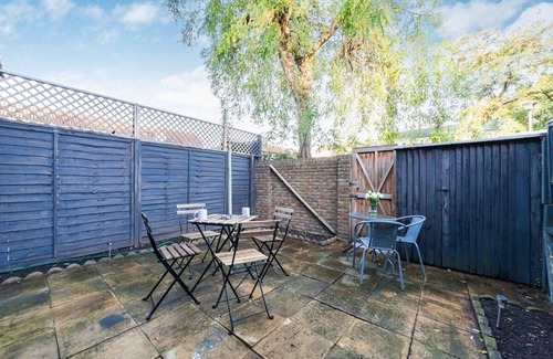 Fortune Green Apartment | Gorgeous 3 bed flat w/ great central location